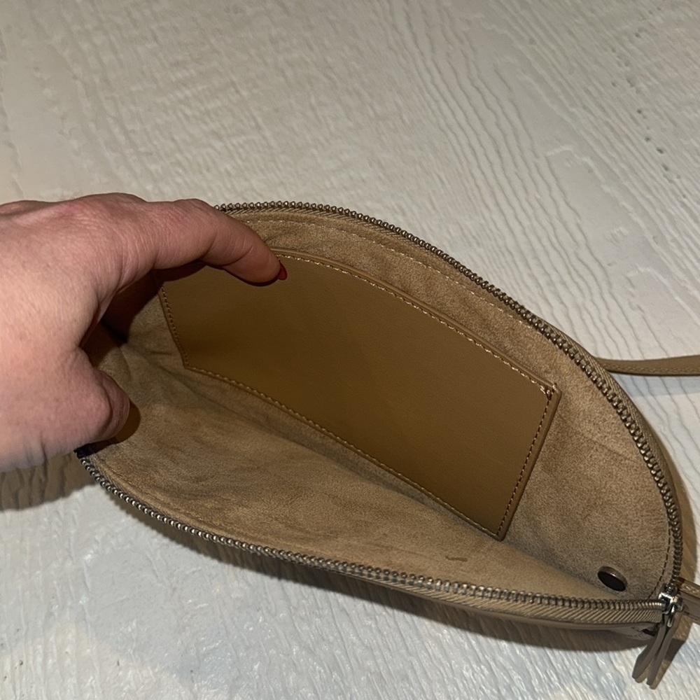 Everlane Cactus Leather Sling Crossbody Bag - Picture 9 of 12